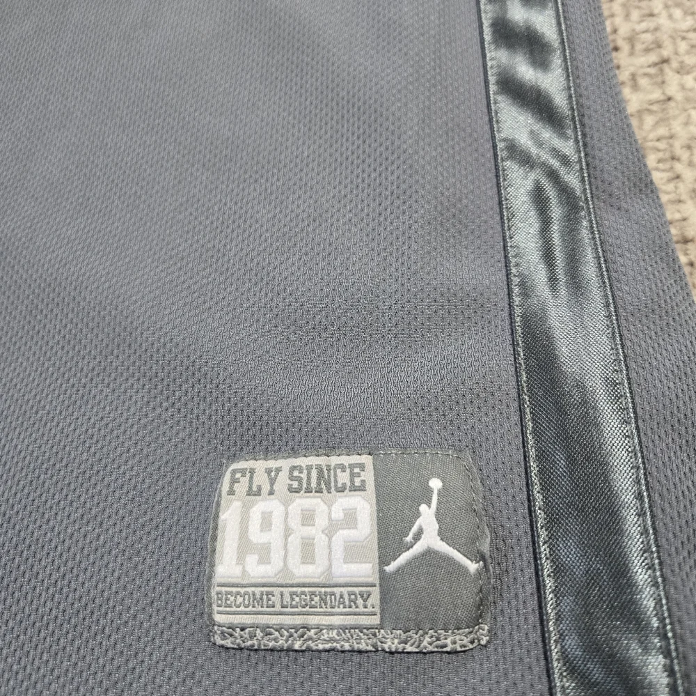 Jordan Kids Gray Sleeveless Top - Picture 2 of 4